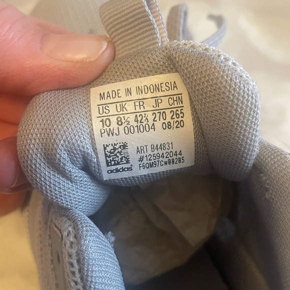 Woman’s adidas shoes - Picture 6 of 7